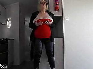 Slutty Sally&#039;s big arse in PVC leggings