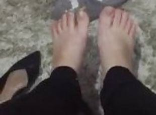 @tici_feet IG tici feet dangling black slingback shoe - top view