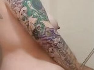 banhos, teta-grande, masturbação, mulher-madura, mãe, bbw, pov, ejaculação, chuveiro, tatuagem