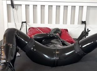 Latex rubbergirl anal play