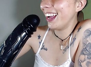 Imens (Huge), Masturbare (Masturbation), Amatori, Bunaciuni, Adolescenta, Facut acasa, Camera web, Dildo, Solo, Tatuaj