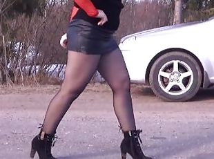 cul, en-plein-air, collants, public, amateur, milf, black, jupe-en-l’air, blonde, bout-a-bout