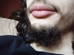 bottom bearded boy, big lips and mouth / gainer fetish