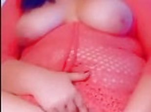 Bbw fucks fat pussy till it squirts