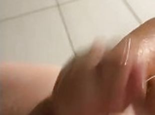 Teen close up jerk off