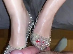 Amateur, Ejaculation sur le corps, Pieds, Point de vue, Ejaculation, Fétiche, Branlette avec les pieds, Talons hauts, Orteils