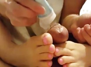 Hot Footjob mommy friend