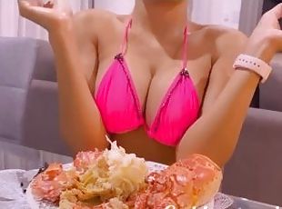 Giantess Samira cooks a lobster and then eats it (Trailer- Vore)