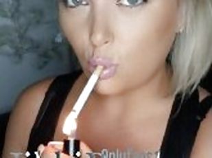 amatérske, zlatíčka, bbw, bacuľaté, blondýna, britské, fetišistické, fajčenie-smoking