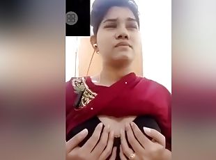 Cute Bangla Girl Shows Boobs On Vc