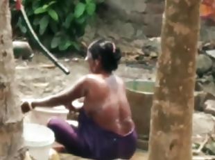 Indian Is Taking A Bath And Show Boobs And Big Ass