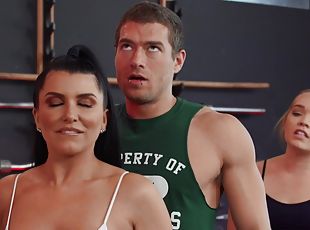 Reality Sex in Gym Spotting Her Ass Xander Corvus, Romi Rain