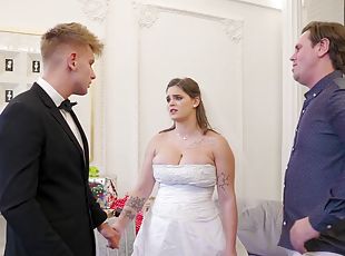 Taylee Wood In Bbw Bride Decided To Cheat On Her Fiance Before The Wedding