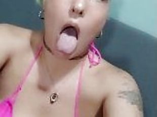 Bikini girl does ahegao