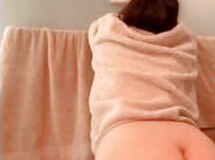 baignade, gros-nichons, masturbation, amateur, ejaculation-interne, belle, seins, douche