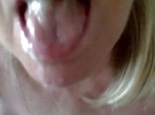 gros-nichons, mamelons, vieux, amateur, mature, ejaculation-sur-le-corps, hirondelle, point-de-vue, ejaculation, blonde