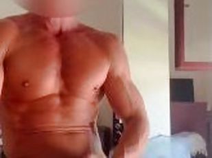 masturbation, amateur, énorme-bite, gay, branlette, solo, musclé, salle-de-gym, bite