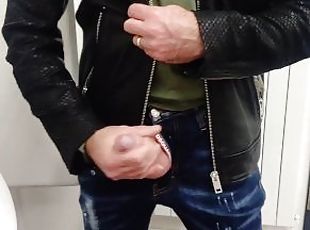 masturbation, public, amateur, ejaculation-sur-le-corps, gay, ejaculation, européenne, euro, toilette, solo