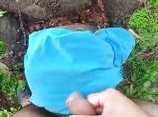 Humping Trunk Ends Up With Massive Cum & Loud Moaning in Forest